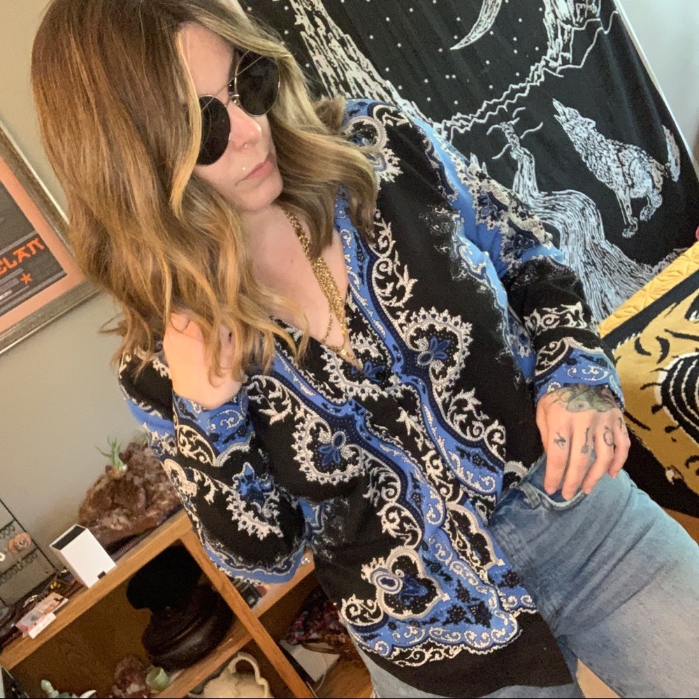Oversized resort pattern button up - Picture 2 of 4